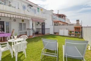 Apartamento con terraza, jardín y vistas al mar en Los Caideros photo 0