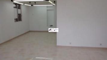 SE ALQUILA LOCAL COMERCIAL CON ZONA EXTERIOR A PIE DE CALLE EN CANGAS photo 0