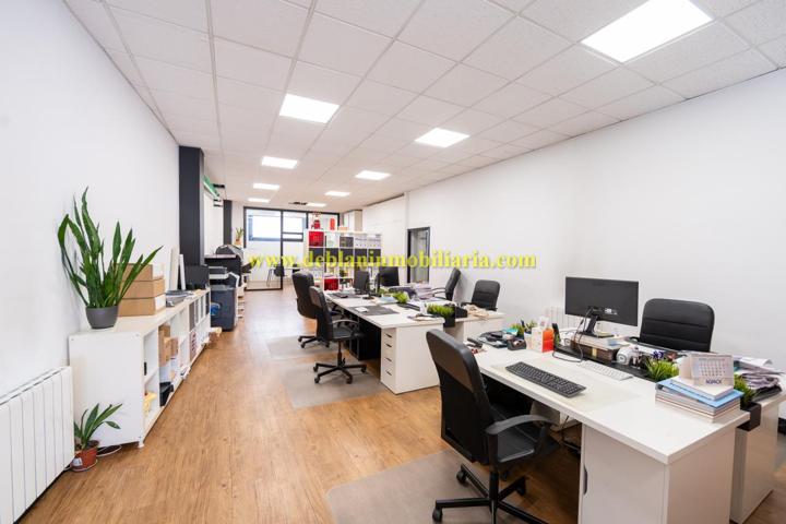 SE VENDE LOCAL COMERCIAL ACONDICIONADO EN TUI photo 0