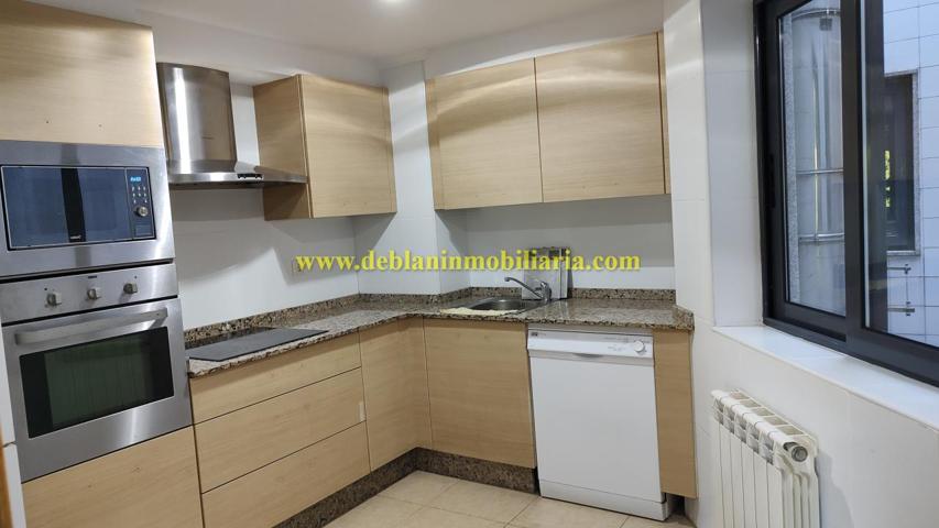 SE ALQUILA PISO DE 2 HABITACIONES PARA TEMPORADA ESCOLAR EN O PORRIÑO photo 0