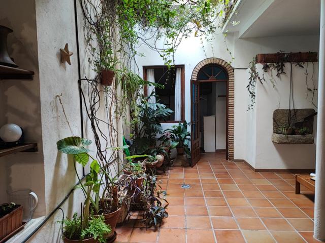 Bonita Casa de 2 Plantas y Azotea con negocio de alquiler incluido en Córdoba, cerca del Rio. photo 0