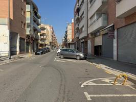 ¡Gran oportunidad! Plaza de parking con trastero en venta en Calle Sor Lluïsa Estivill, Reus 🚗🔑 photo 0