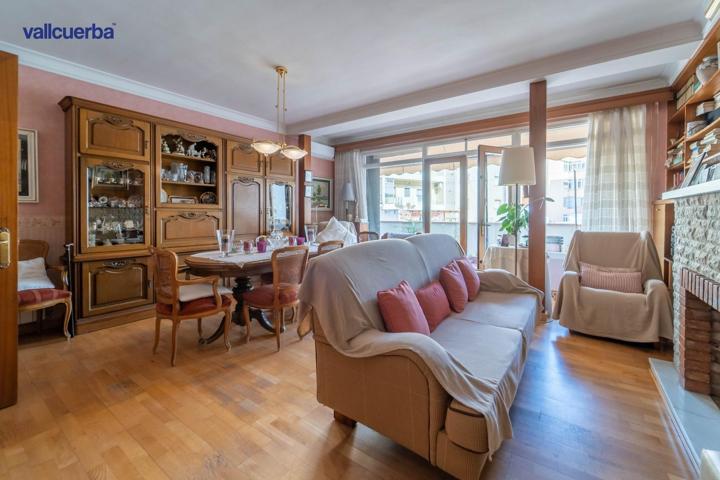 🏡 Vivienda exclusiva en el corazón de Reus: ¡dos pisos en uno con patio y dos trasteros! photo 0