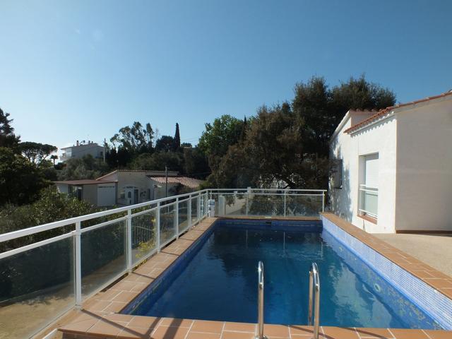 Villa En venta en Roses photo 0
