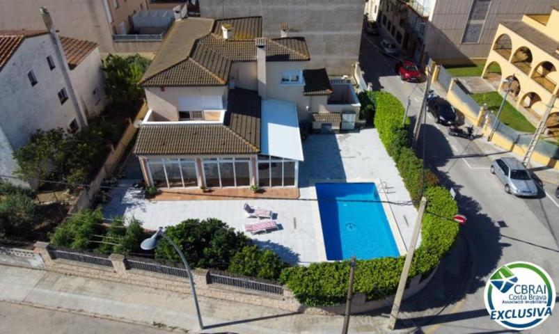 Villa En venta en Roses photo 0