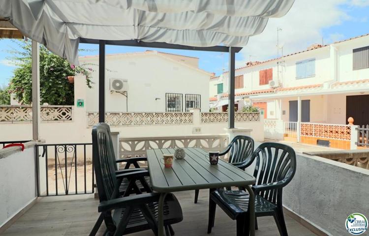 Villa En venta en Castelló d'Empúries photo 0