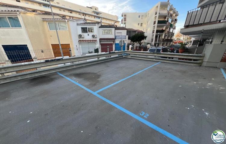 Parking En venta en Castelló d'Empúries photo 0