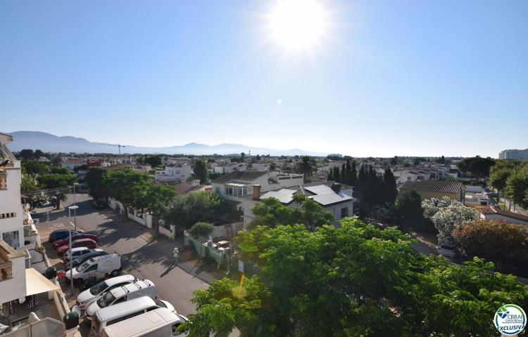 Piso En venta en Castelló d'Empúries photo 0