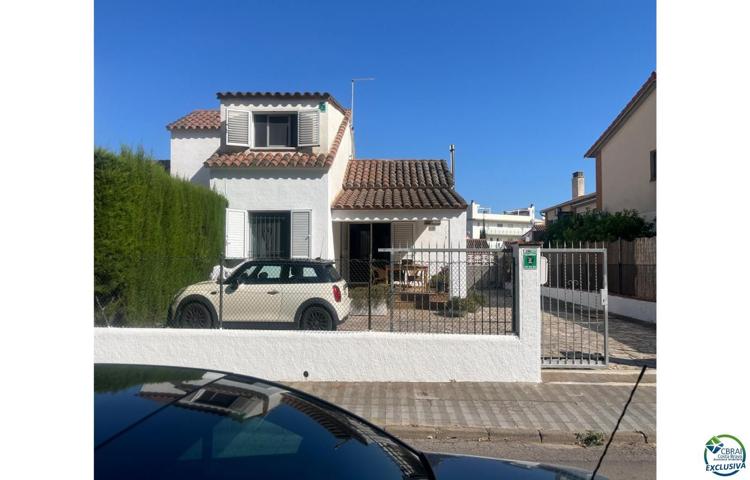 Villa En venta en Roses photo 0