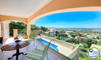 Villa En venta en Palau-saverdera photo 0