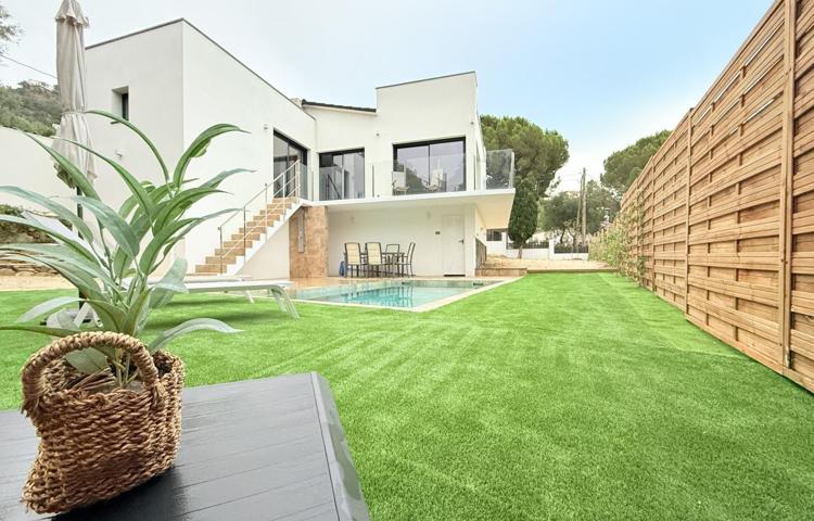 Villa En venta en Roses photo 0