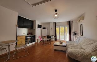 Piso En venta en Castelló d'Empúries photo 0