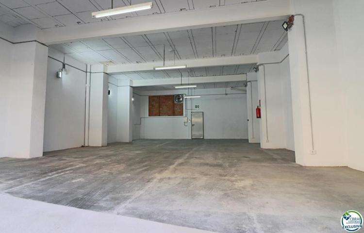 Local En venta en Figueres photo 0