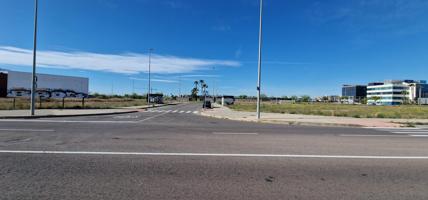 Presentamos este solar para uso Terciario (Comercial, Oficinas. Hotelero, Concesionario, etc) photo 0