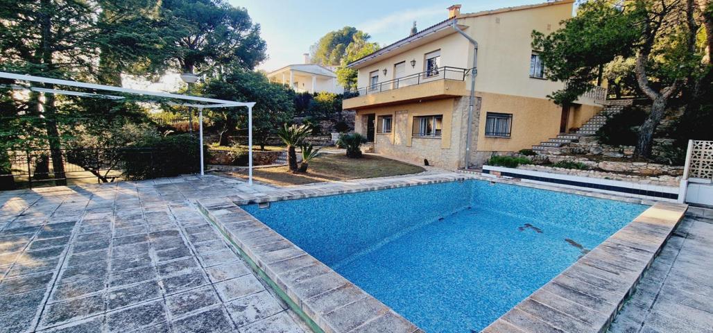 Encantadora Villa en Urbanización Cerca de Castellón – 6 Dormitorios, Piscina y Vistas al Mar photo 0