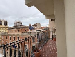 Gran piso de siete habitaciones, tres baños y terrazas en el centro de Castellón photo 0