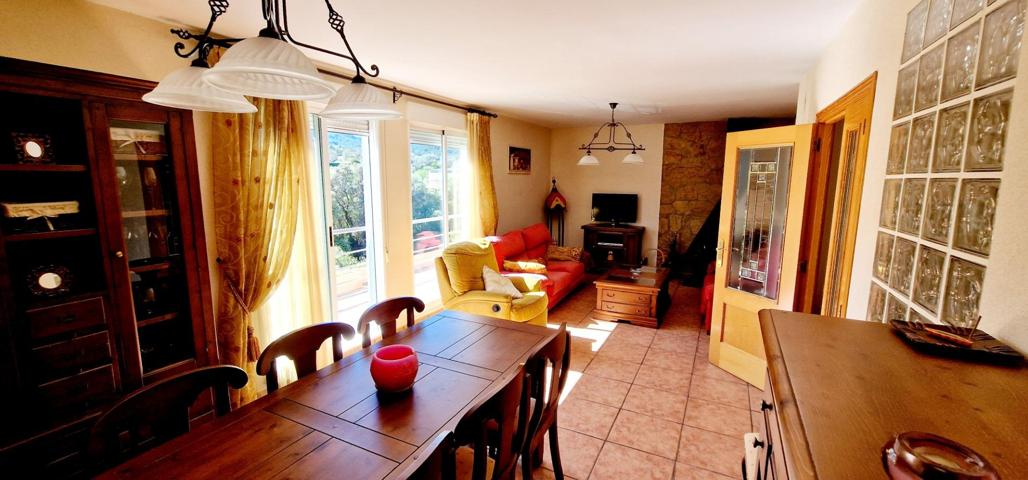 Venta de Adosado con Encanto en la Pobla Tornesa – 4 Dormitorios, Vistas Despejadas y Grandes Calida photo 0