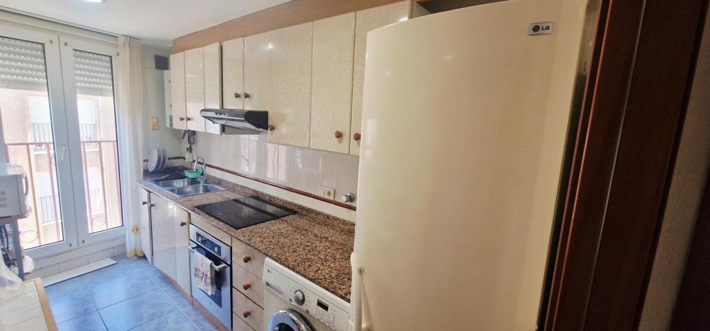 Vivienda en alquiler con 3 dormitorios y 2 baños photo 0