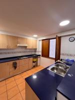 Alquiler para estudiantes de piso de tres habitaciones en Castellón photo 0