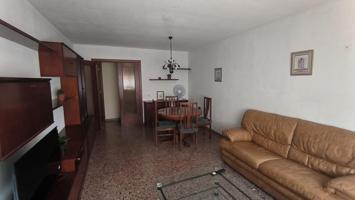 Alquiler para estudiantes de piso de cuatro dormitorios con terraza en Castellón photo 0