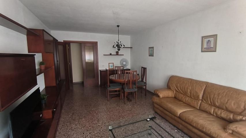 Alquiler para estudiantes de piso de cuatro dormitorios con terraza en Castellón photo 0