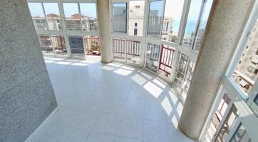 Apartamento en Benicàssim con terraza enorme, vistas al mar y piscina photo 0