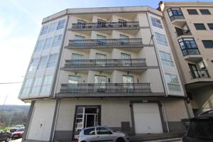 Se vende piso en Celanova photo 0