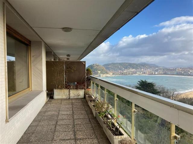 Piso En venta en Donostia-San Sebastián photo 0