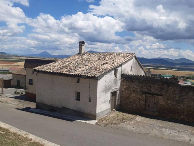 CASA CON GARAJE EN BERDÚN photo 0