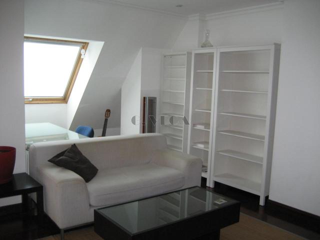 Atico de un dormitorio con terraza y plaza de garaje. Amueblado. photo 0