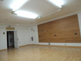 Local en venta. Actualmente alquilado. Muy bien situado photo 0