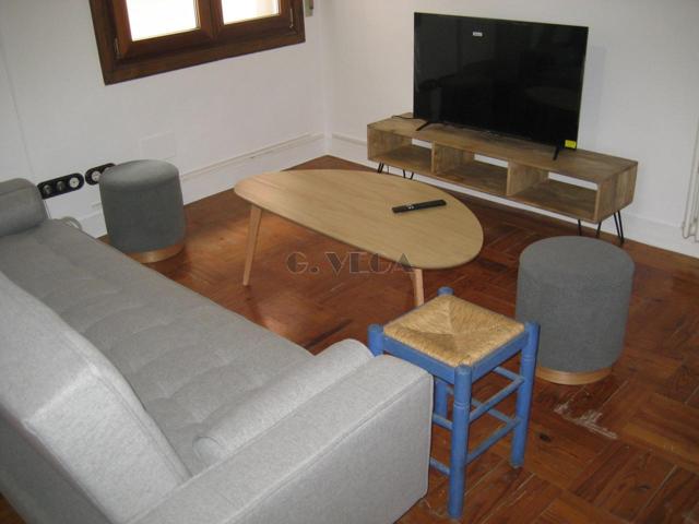 Piso de cuatro dormitorios. Amueblado. Se alquila a estudiantes. photo 0