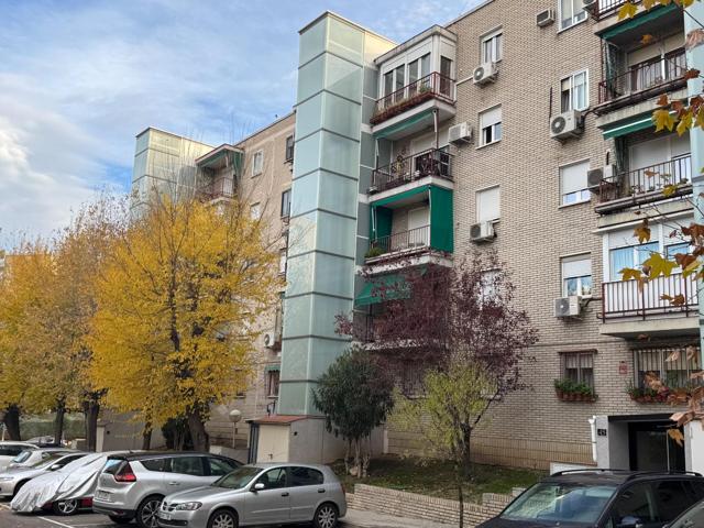 Piso exterior con ascensor y plaza de parking incluida photo 0