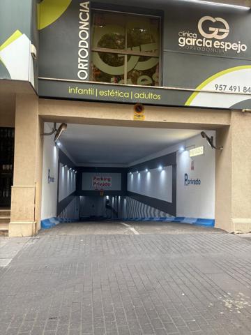 SE VENDEN DOS PLAZAS DE GARAJE EN BULEVAR GRAN CAPITAN photo 0