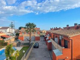 Chalet adosado En venta Calle Joaquim Mir 16, Els Tallets - Mas Olivé photo 0