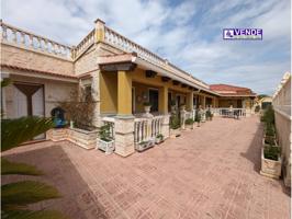 Chalet en venta en Sax photo 0