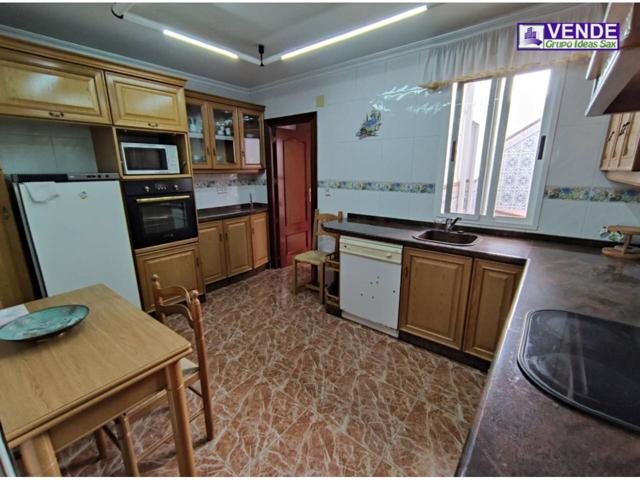 Casa adosada en venta en Sax photo 0