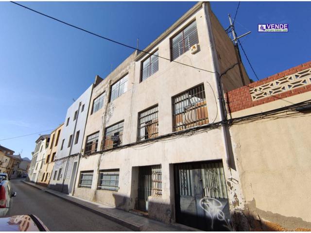 Gran oportunidad de inversión: Edificio en venta en Sax photo 0