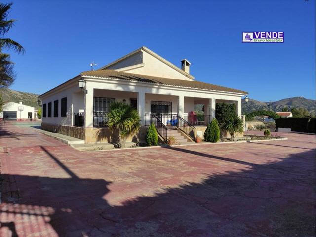 Chalet rustico en venta en Sax photo 0