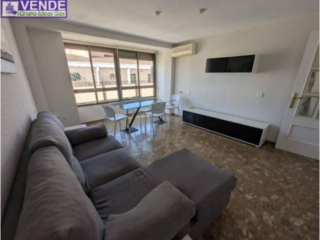 Se vende amplio piso con ascensor en Zona Jardín de la Música de Elda. photo 0