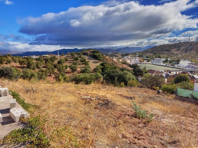 Terreno más proyecto en Almogía (Málaga) photo 0