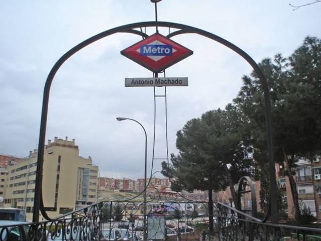 Piso En venta en Valdezarza, Madrid photo 0