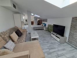 INCREIBLE DUPLEX CON PARKING photo 0
