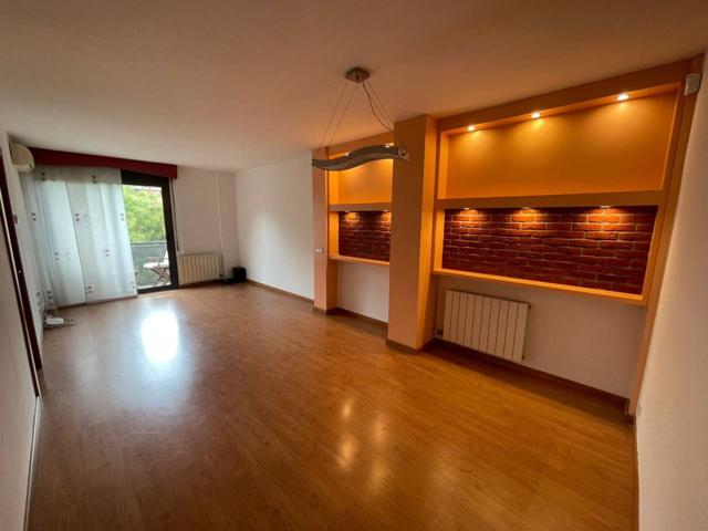 PISO EN VENTA EIXAMPLE MATARO photo 0