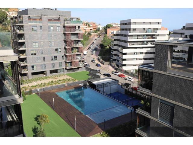 Ático, vistas, soleado, terraza con encanto, buen tamaño, espacios proporcionados, distribución agradable, hay que vivir photo 0