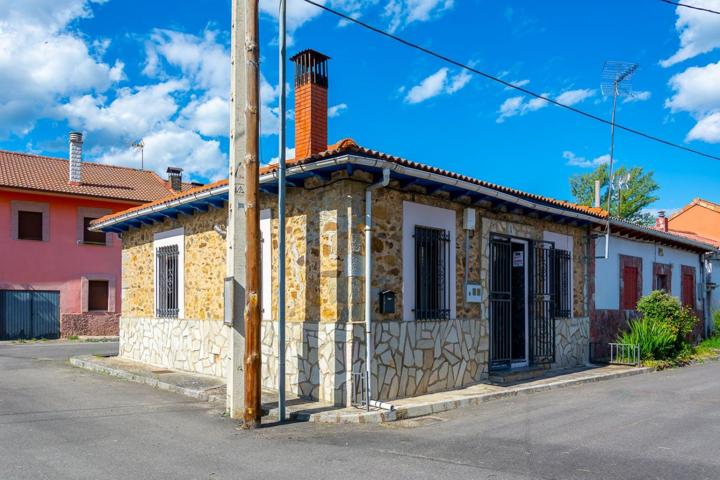 Casa De Pueblo En venta en Otero De Las Dueñas, Carrocera photo 0