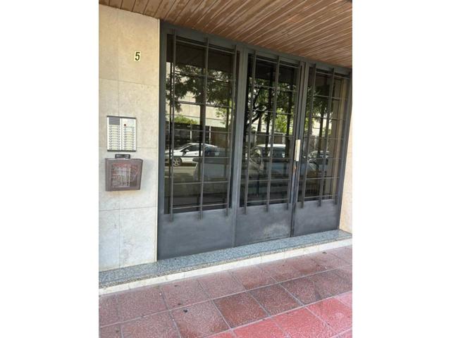 Piso en zonna céntrica de Almería frente a museo arqueológico. Se alquila sin amueblar. Cocina amueblado photo 0