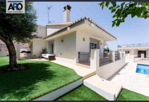 Chalet Independiente en Alhaurín de la Torre – Exclusividad y Confort en un Entorno Privilegiado photo 0