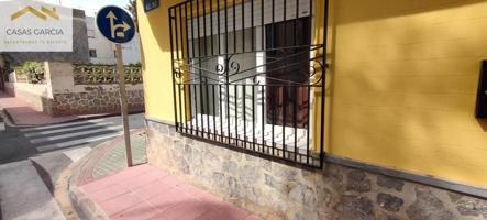 Amplia casa independiente cerca del mar en Los Alcázares photo 0