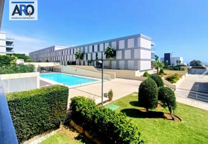 ESTUPENDO PISO EN URBANIZACIÓN CERRADA CON PISCINA EN MANILVA. photo 0